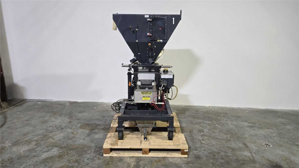 Maguire WSB-220 Gravimetric Blender With Additive Feeder, 900–1000 lb/hr - BLENDERS