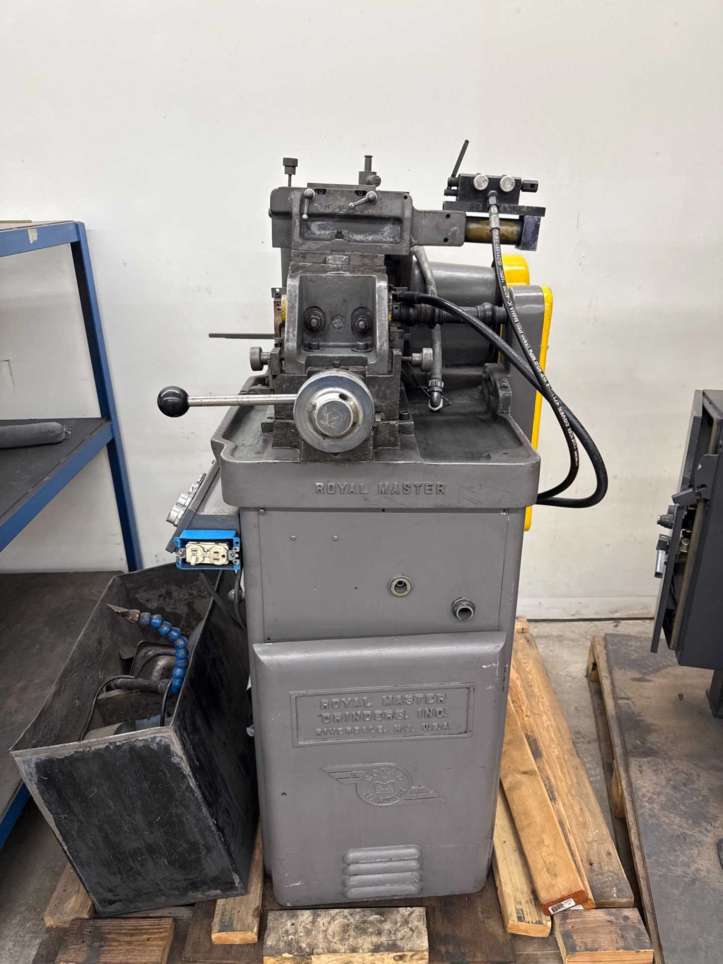 Royal Master Centerless Grinder - 12" Wheel, 2040 RPM, 100 lb Capacity - CENTERLESS GRINDERS