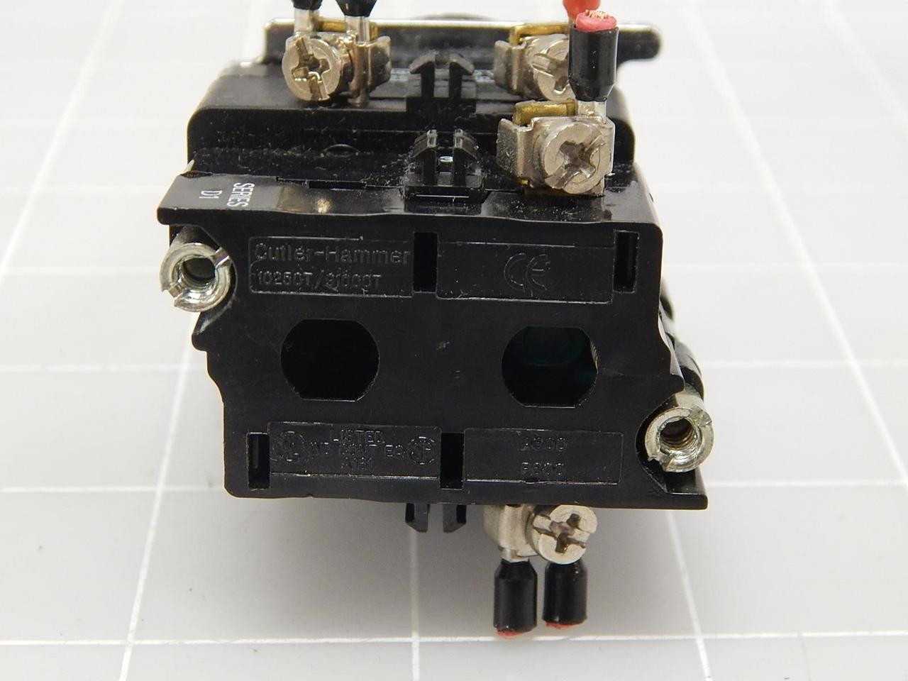 LOT OF 26 CUTLER HAMMER 10250T/91000T LIGHT T59432 - DISCONNECT SWITCHES