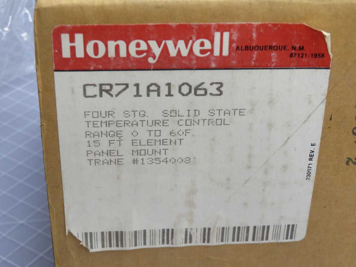 HONEYWELL CR71A1063 TEMPERATURE CONTROLLER T242030 - TEMPERATURE CONTROLLERS