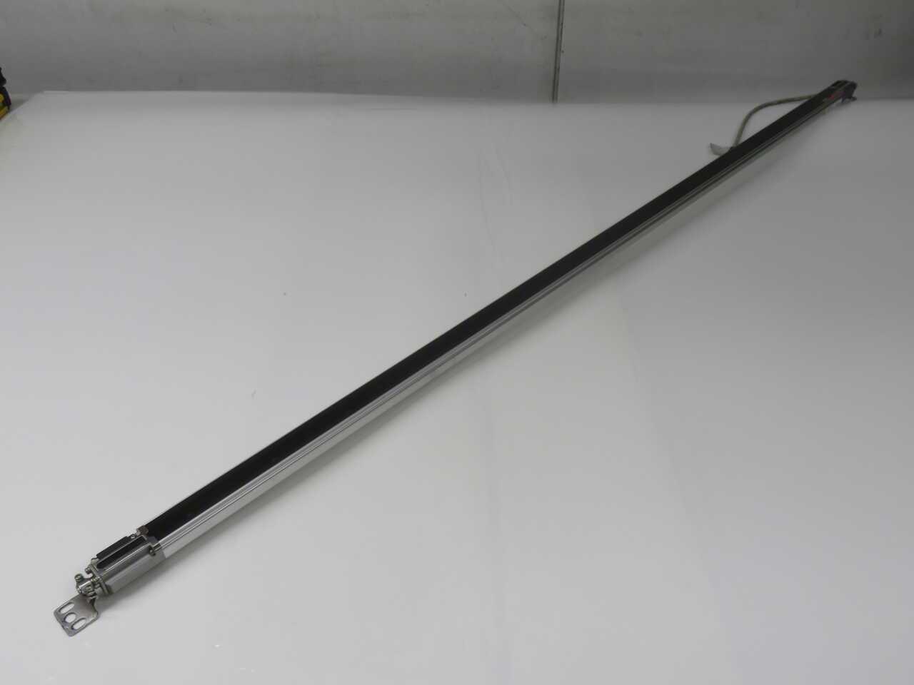 KEYENCE SL-V64H-T LIGHT CURTAIN TRANSMITTER T270549 - SENSORS