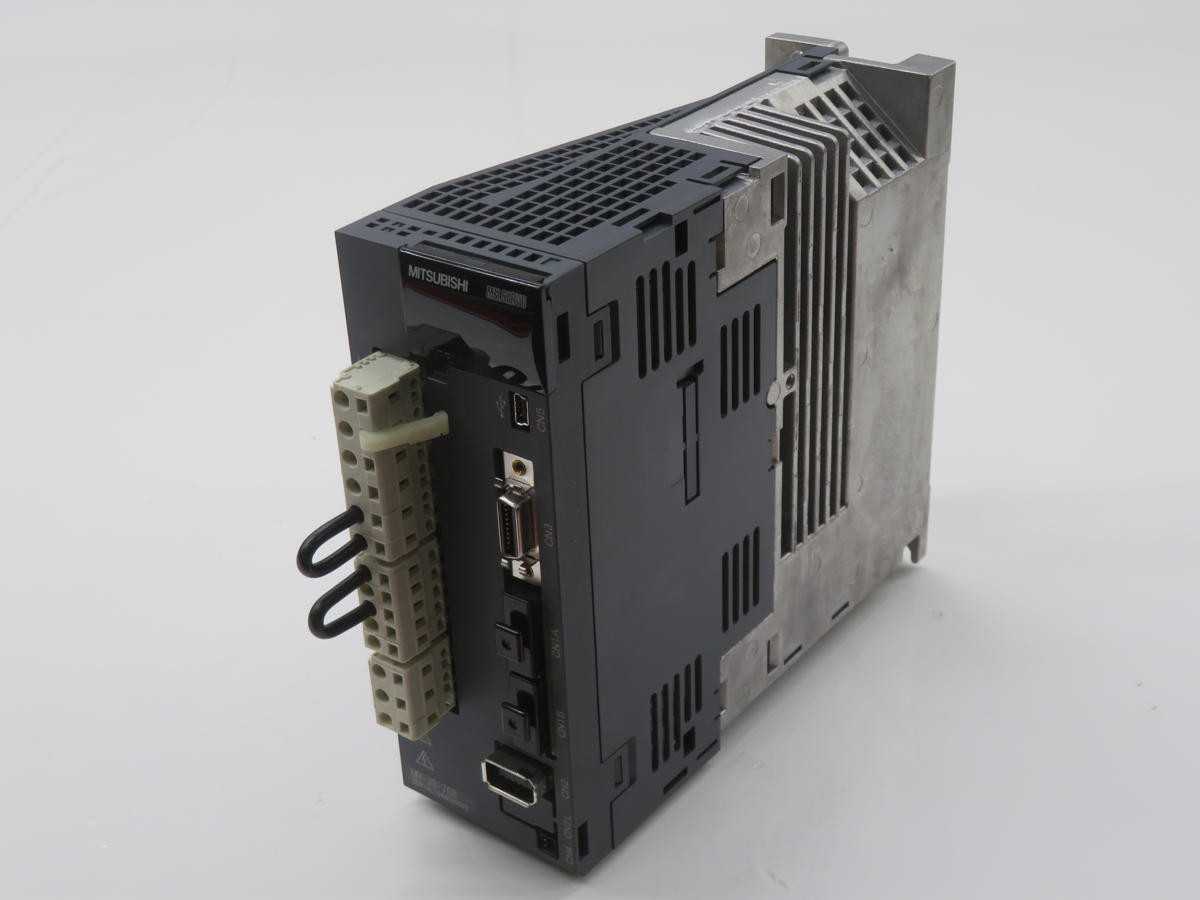 MITSUBISHI MR-J3-70B AC SERVO AMPLIFIER
MELSERVO-J3 SERIES T235536 - SERVO