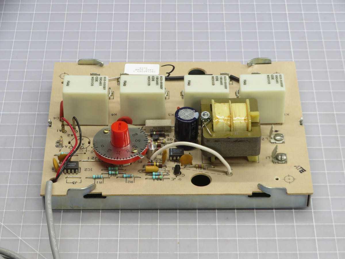 HONEYWELL CR71A1063 TEMPERATURE CONTROLLER T242030 - TEMPERATURE CONTROLLERS