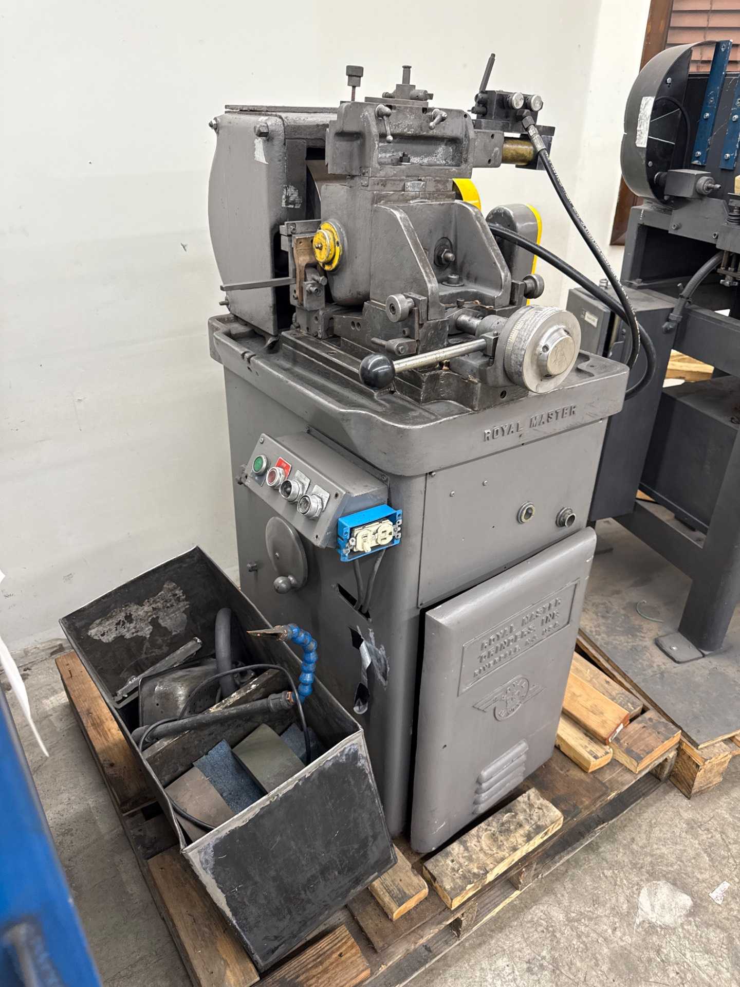 Royal Master Centerless Grinder - 12" Wheel, 2040 RPM, 100 lb Capacity - CENTERLESS GRINDERS
