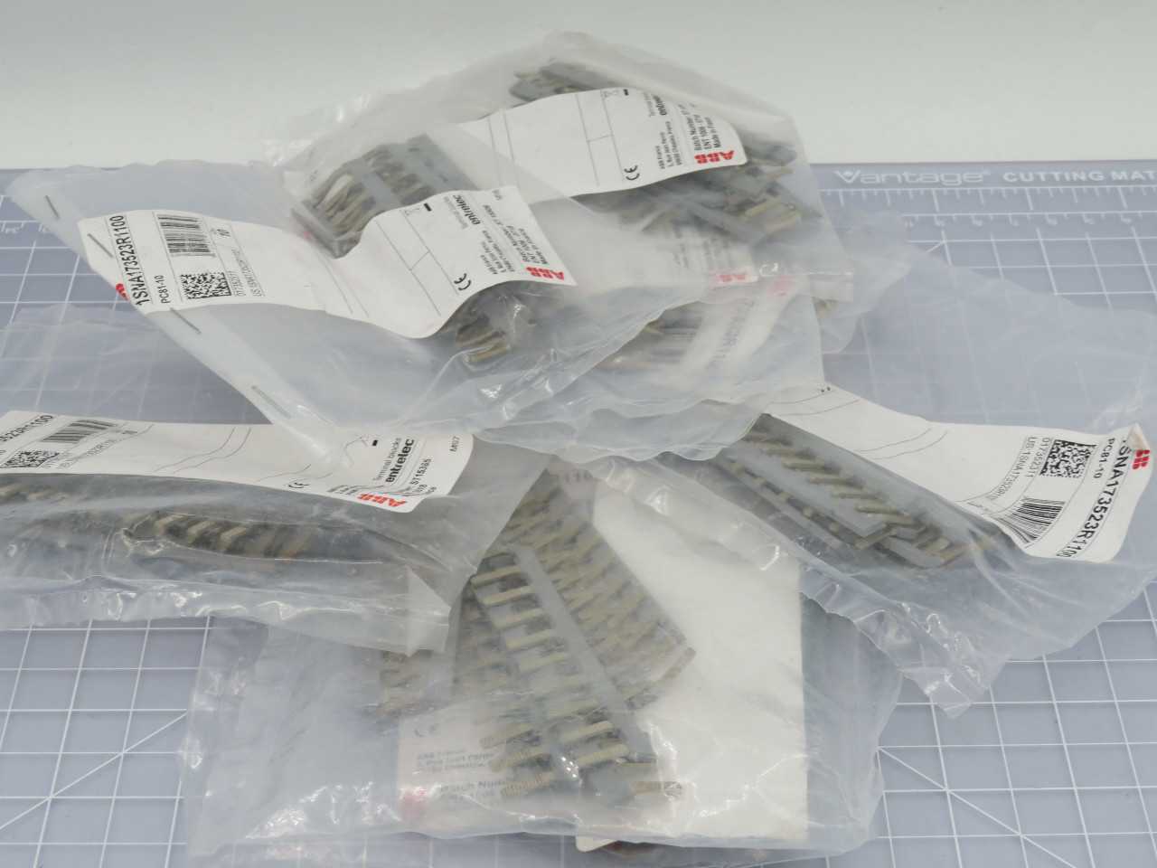 LOT OF 403 ABB 1SNA173523R1100 TERMINAL BLOCK CONNECTORS PC81-10 T190598 - TERMINAL BLOCKS