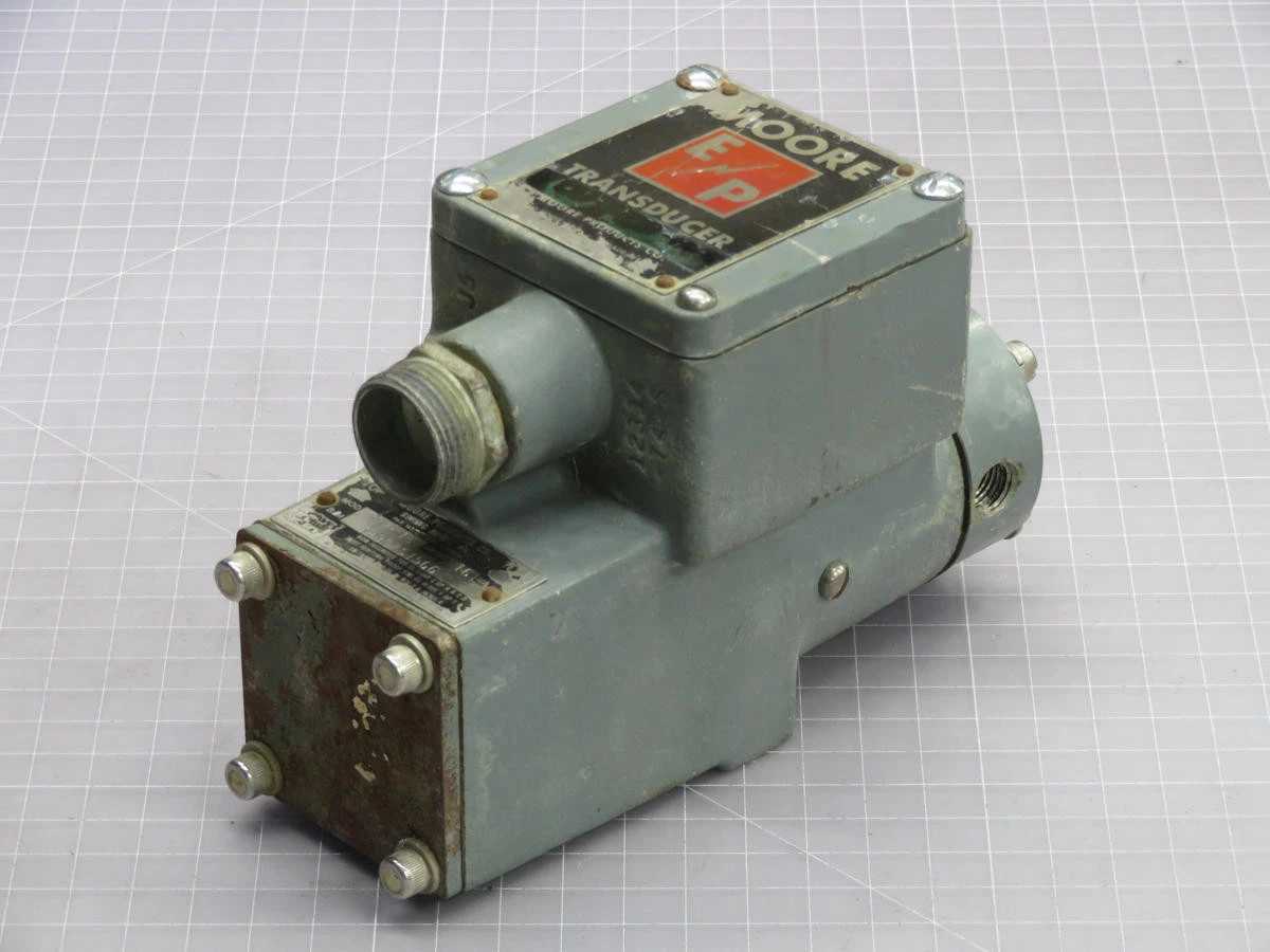 Moore 77-16 Pressure Transducer T234212 - High Precision Measurement - PRESSURE TRANSMITTER