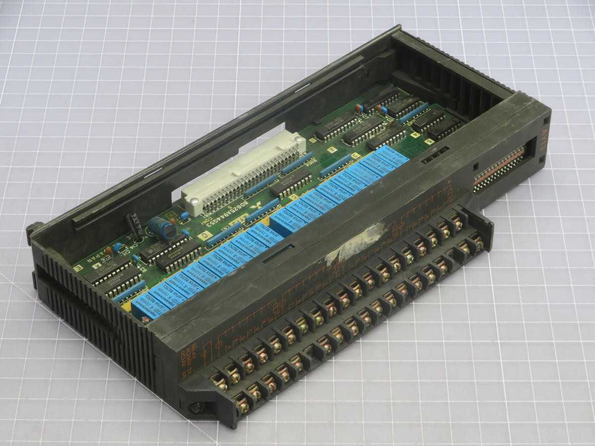 Mitsubishi AY-13 Output Module T241323 - High Performance Industrial Component - PLC MODULES