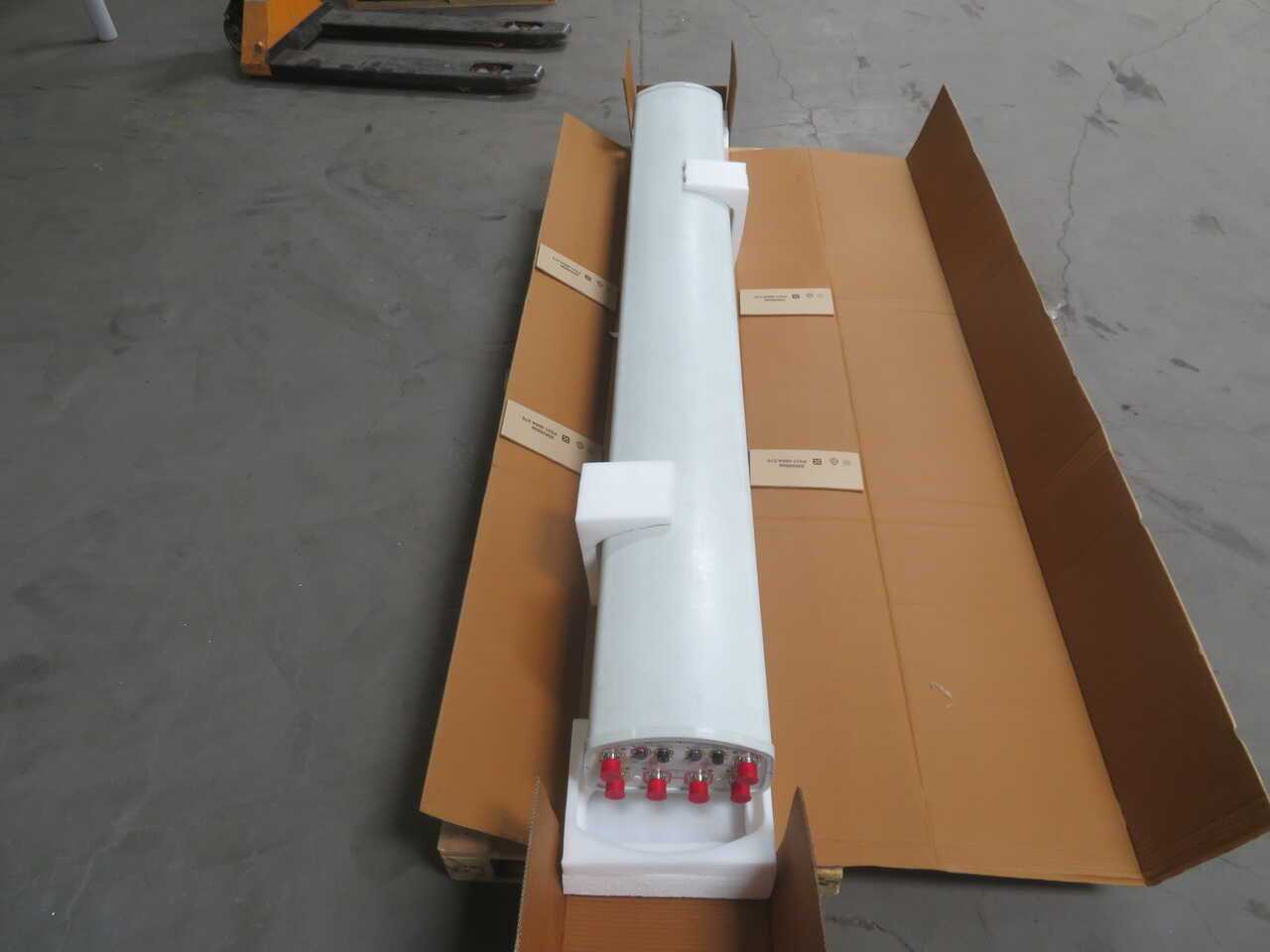 COMMSCOPE NHH-85C-R2B MULTIBAND ANTENNA T271469 - TELECOMMUNICATION