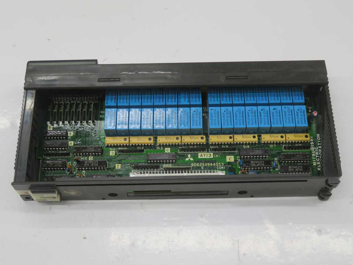 MITSUBISHI AY13 OUTPUT MODULE T234727 - PLC MODULES