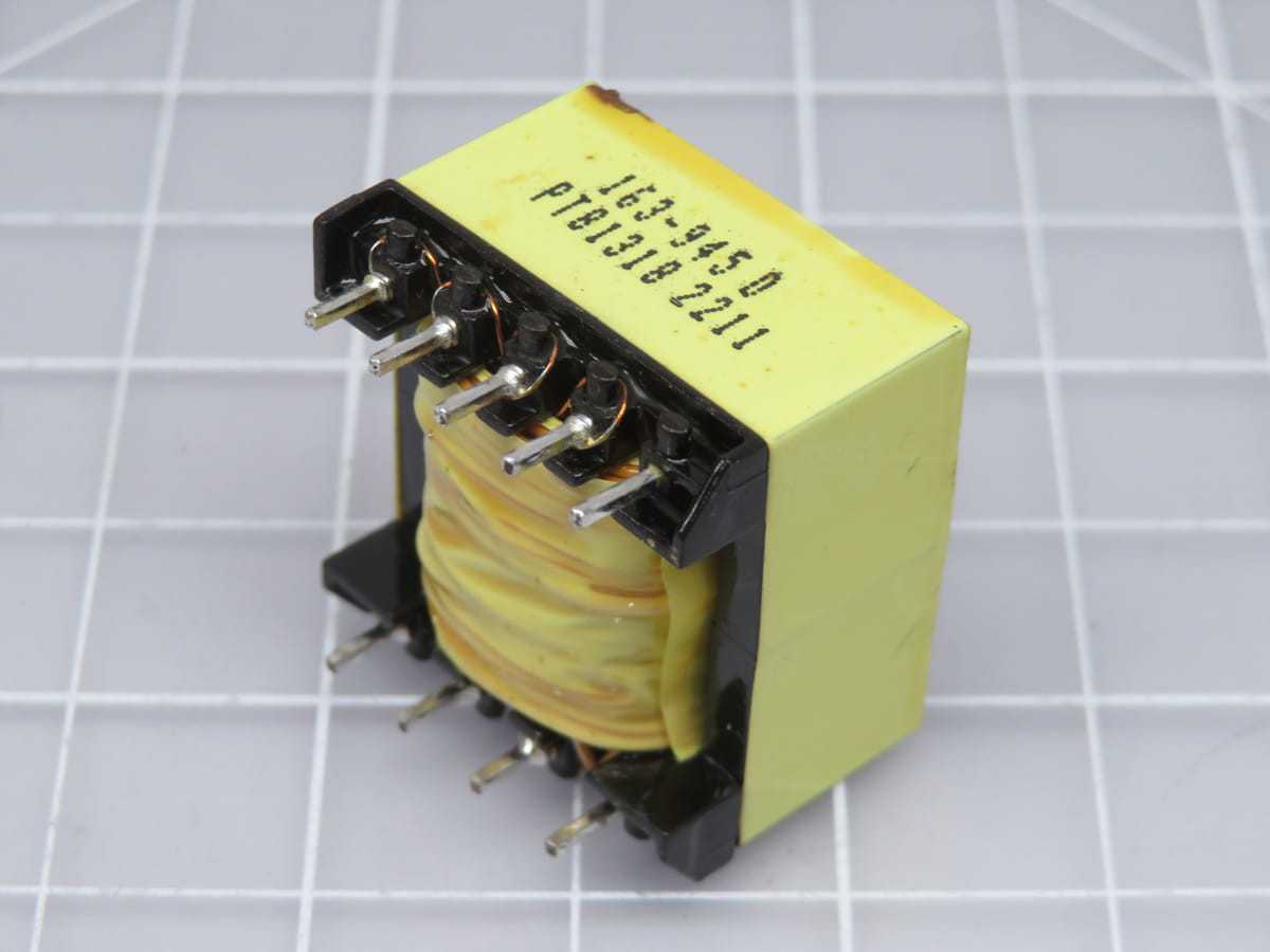 LOT OF 120 DATATRONIC PT81318 SMALL INSTRUMENT TRANSFORMER T196604 - POWER TRANSFORMERS