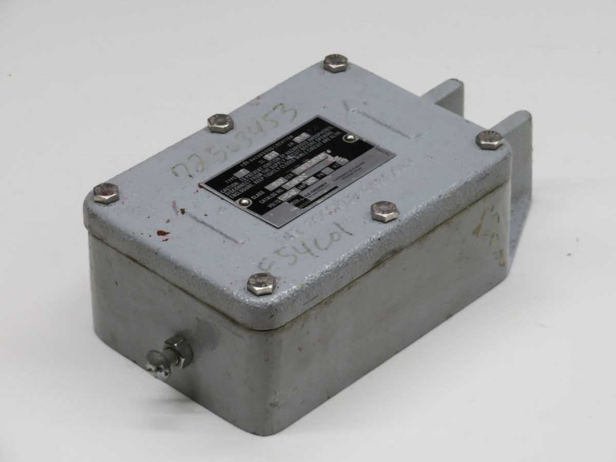 OZ GEDNEY 7AS10C INERTIA SWITCH T255735 - SWITCHES