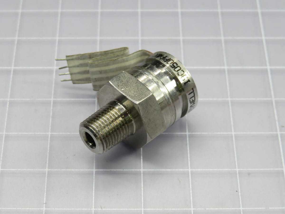LOT OF 5 HONEYWELL 19C050PA4K SENSOR 50PSIA 1/8"NPT 0.1V T223530 - SENSORS
