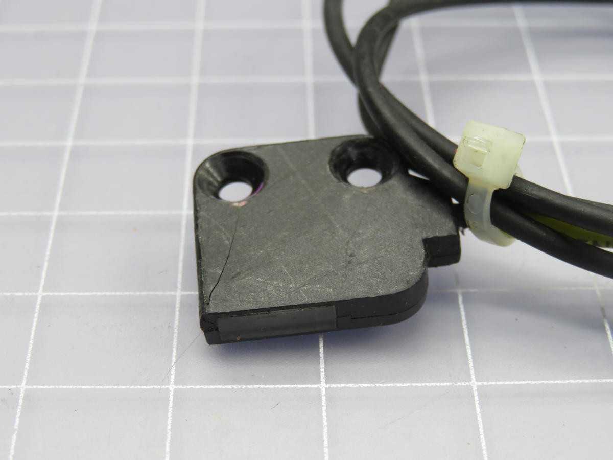 LOT OF 9 KEYENCE FU-12 TRANSMISSIVE FIBER UNIT SET T224426 - FIBER OPTIC CABLE
