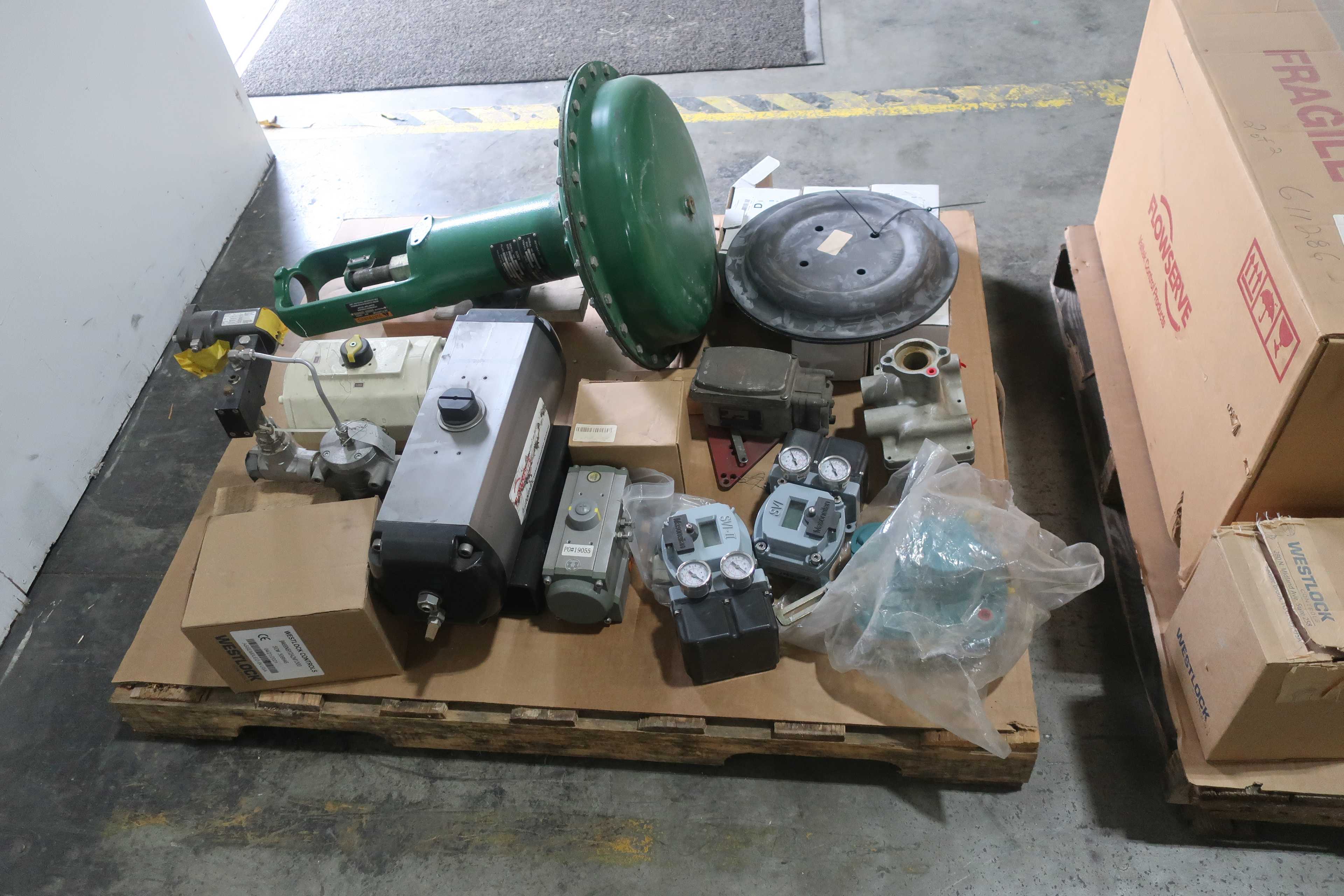 SKU 1761998 - 4 PALLETS OF ASSORTED VALVE ACTUATORS, INDICATORS, POSITIONERS - VALVE POSITIONERS & INDICATORS