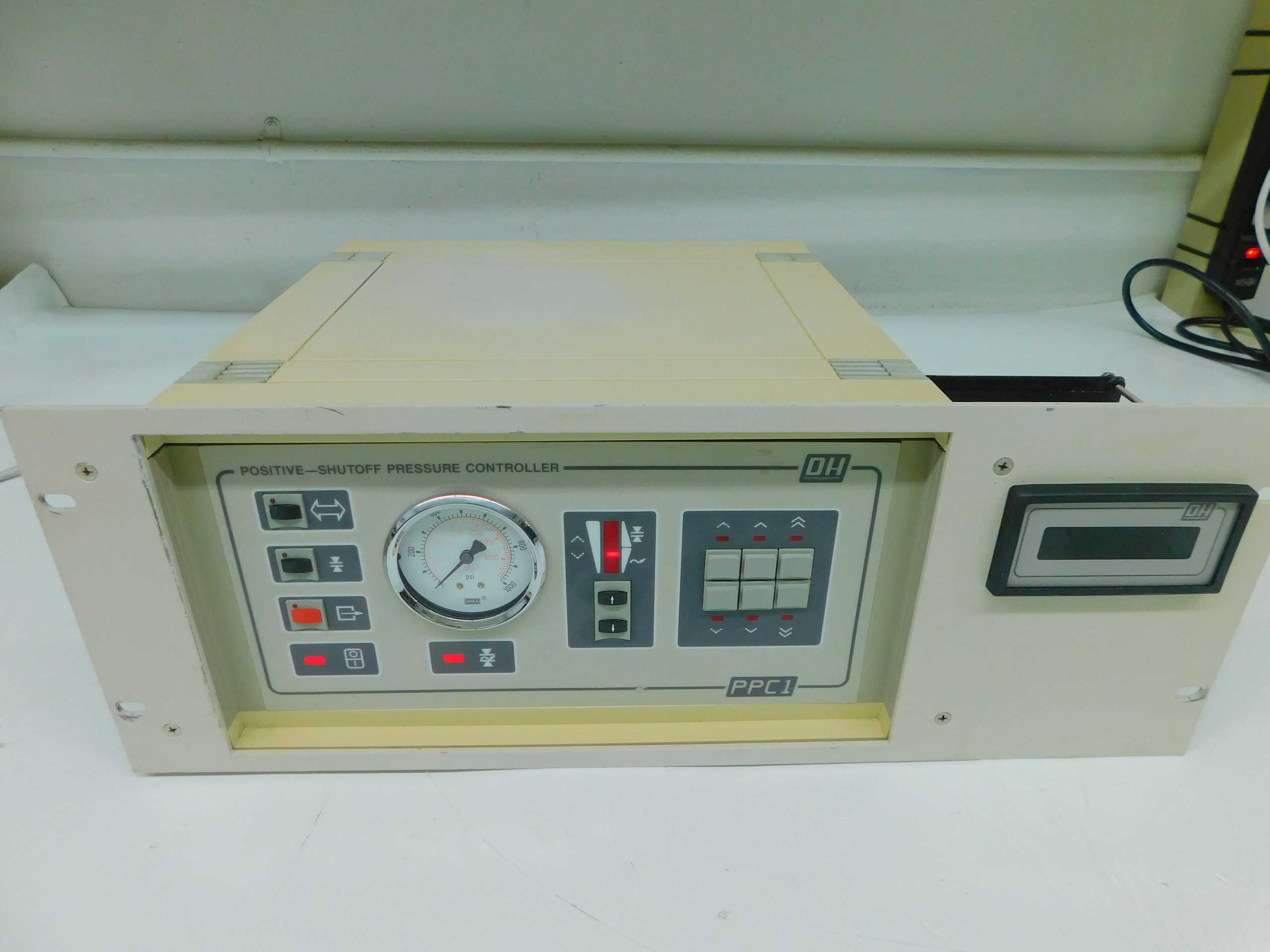 DH PPC1-1000-G Positive Shut-Off Pressure Controller - PRESSURE MEASUREMENT