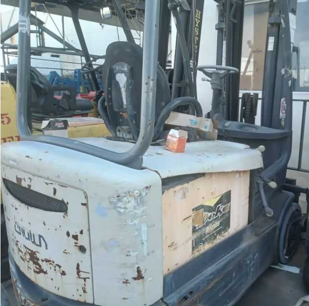 CROWN FC4520-50 ELECTRIC FORKLIFT 3000KG CAPACITY 3.3M HEIGHT SOLID TIRES - SIT-DOWN FORKLIFTS