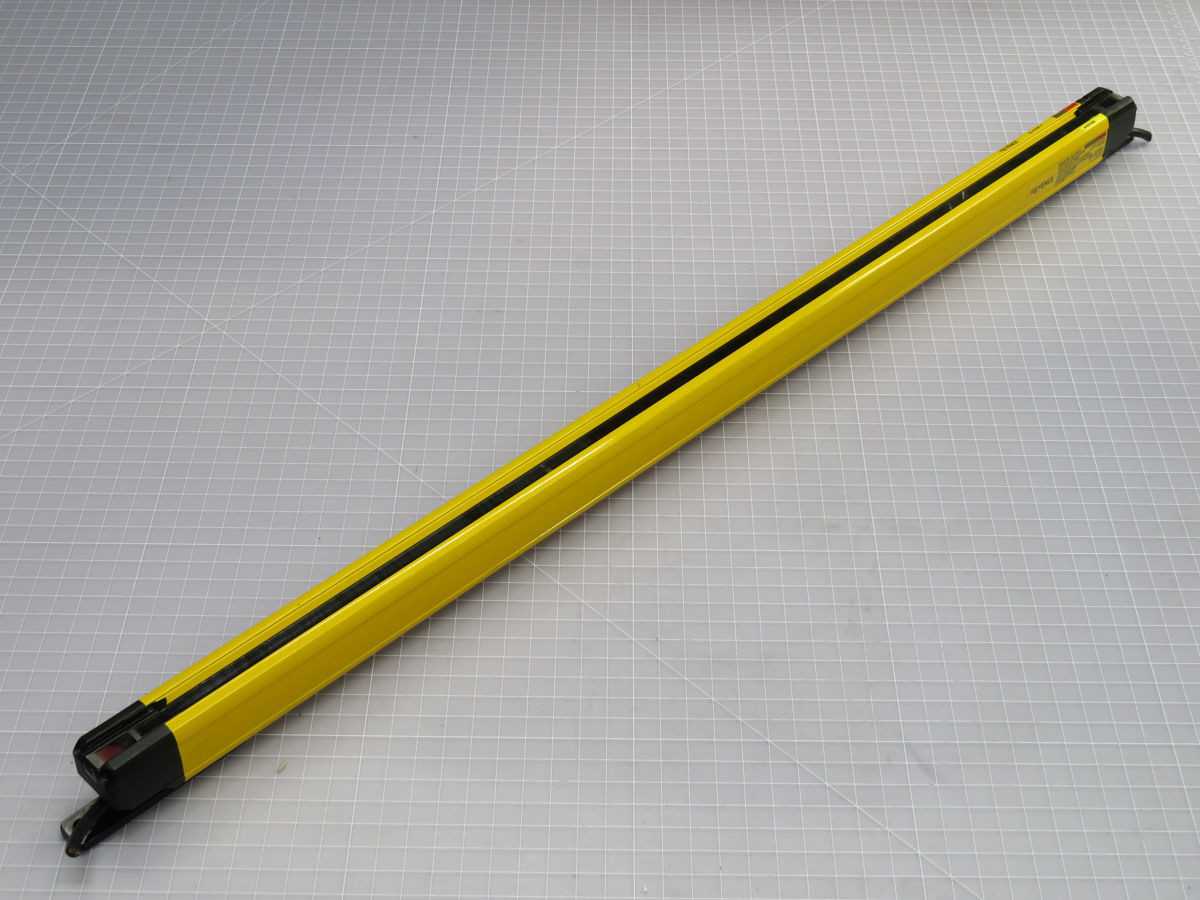 KEYENCE GL-R79F-T LIGHT CURTAIN TRANSMITTER T251832 - SENSORS