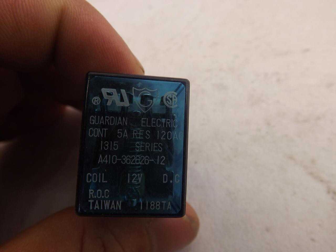 LOT OF 11 GUARDIAN A410-362626-12 RELAYS T43708 - ELECTRICAL RELAYS