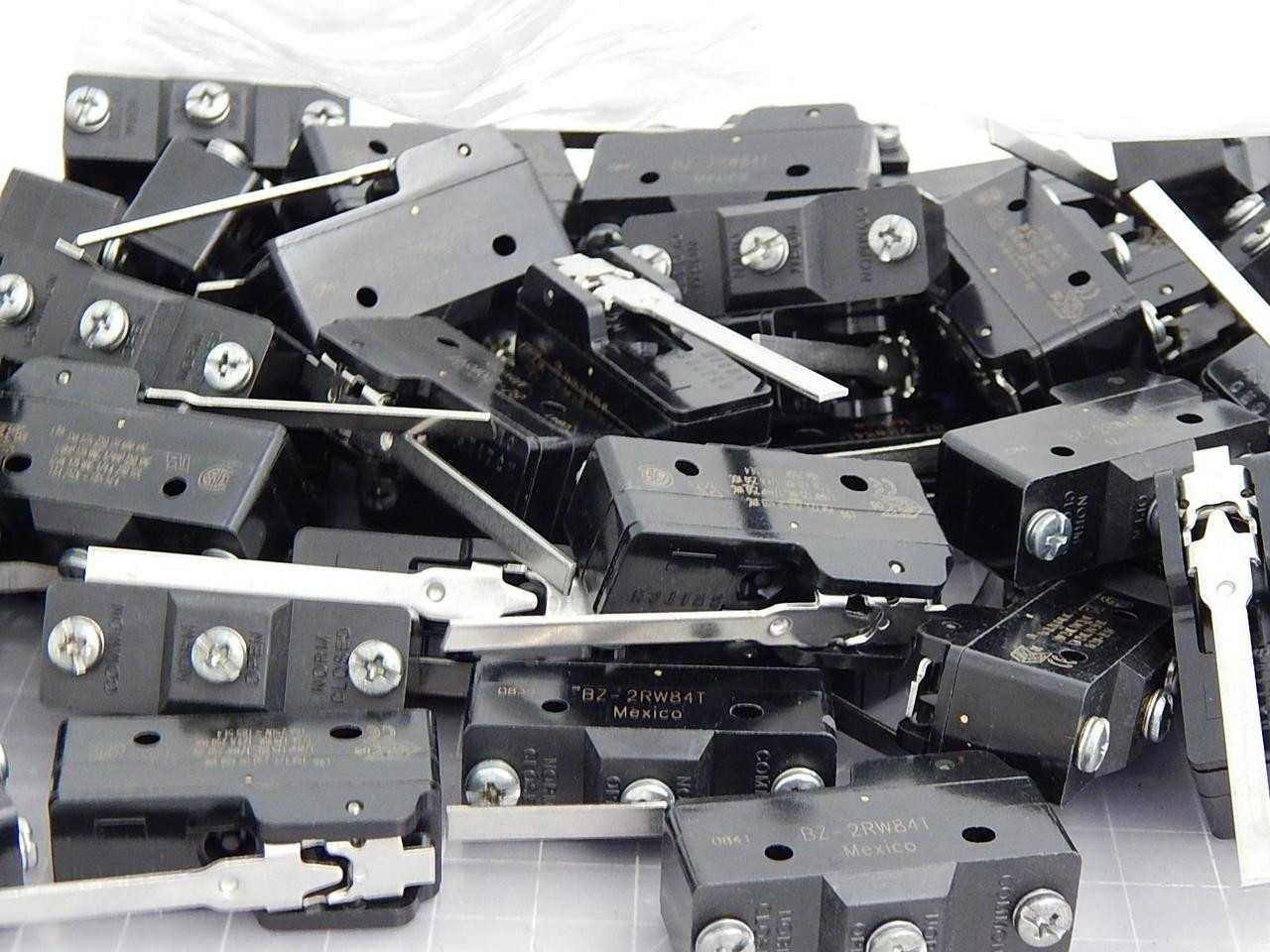 LOT OF 60 MICRO SWITCH BZ-2RW84T BASIC / SNAP ACTION SWITCHES BASIC SW SPDT 15 A 250 VAC STR LVR ACT - SWITCHES