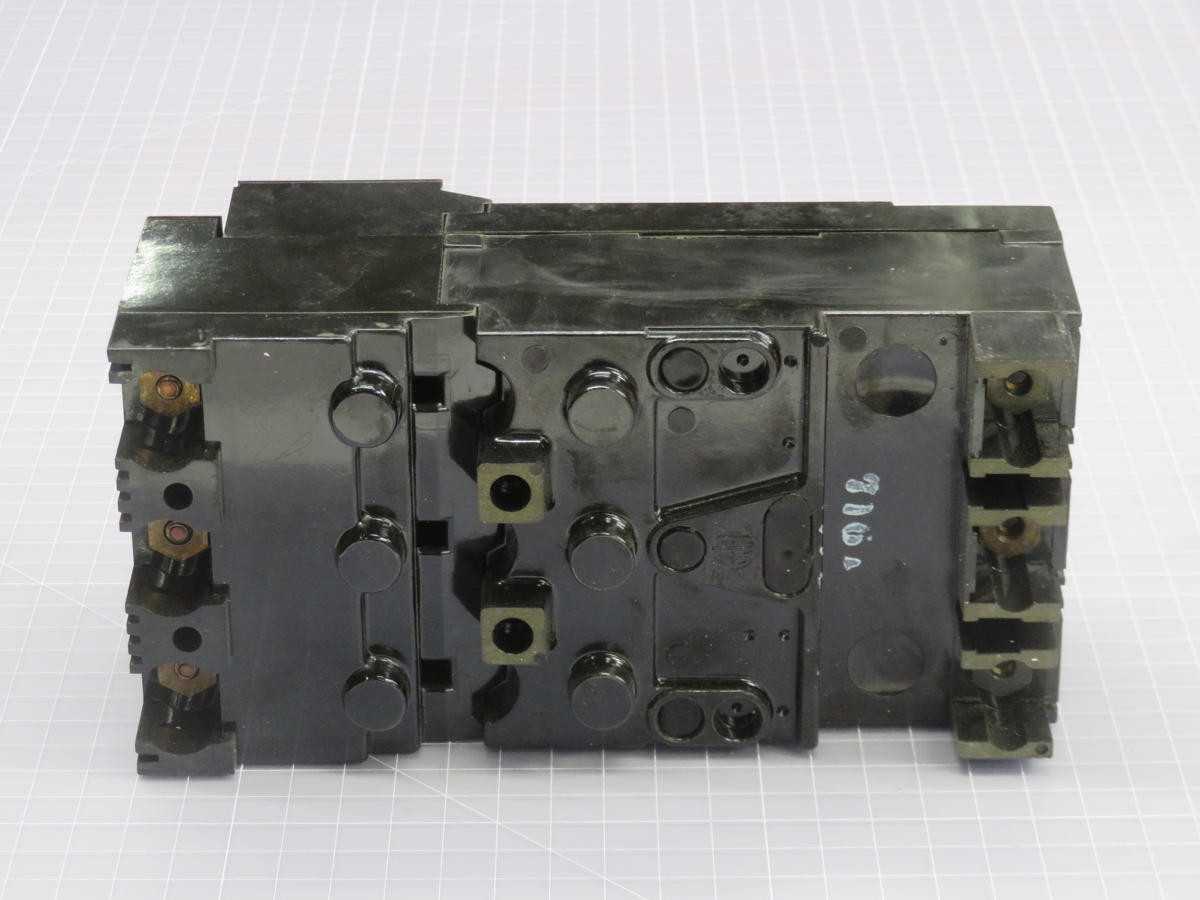SIEMENS CE3-B020 MOLDED CASE CIRCUIT BREAKER T225445 - CIRCUIT BREAKERS