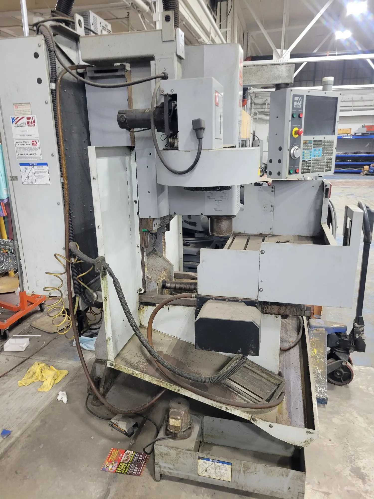 2008 Haas TM-1 Vertical Milling Machine | 2 & 3 Axis | 7.5 HP | CAT 40 | 4,000 RPM - VERTICAL MILLING MACHINES