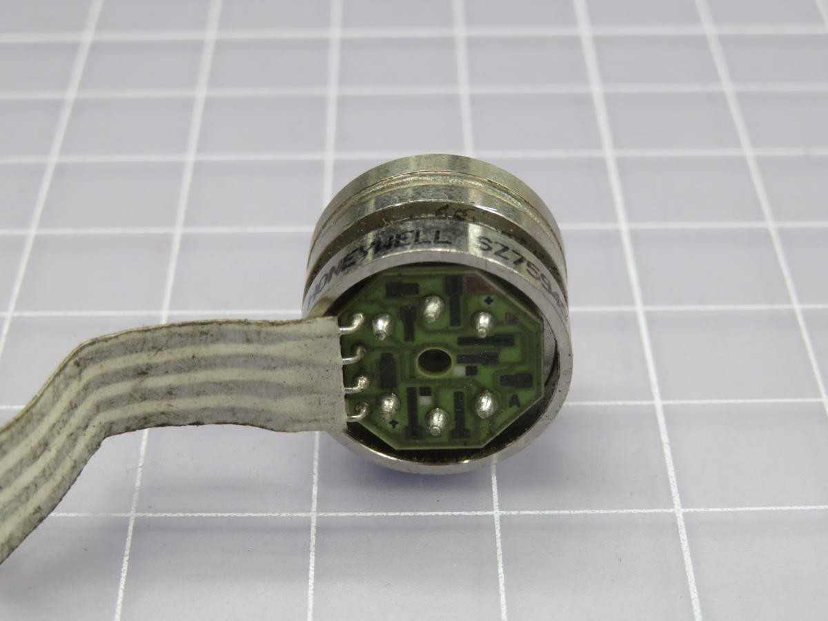 LOT OF 2 HONEYWELL SZ75945 PRESSURE-JZ STAINLESS T224328 - SENSORS