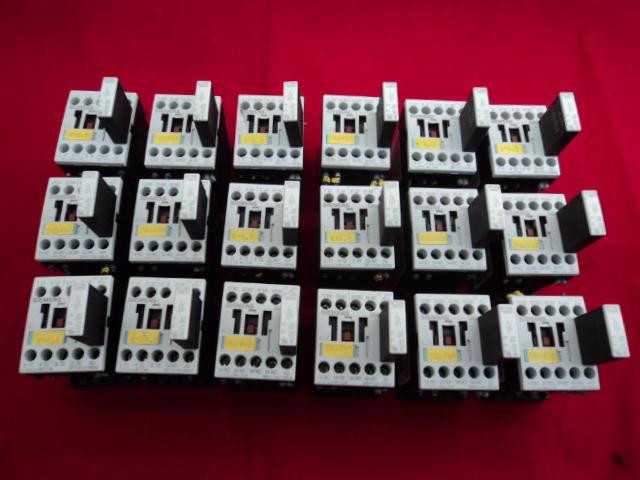 LOT OF 18 SIEMENS 3ZX1012-0RH11-1AA1 RELAYS 4POLE 120VAC 2NO/2NC T20773 - ELECTRICAL RELAYS