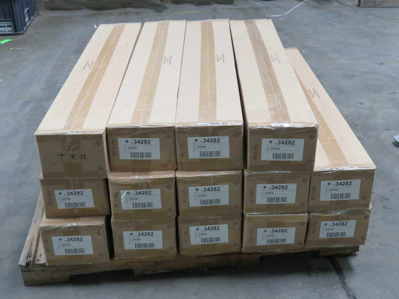 LOT OF 280 GE LED10ET8/G/4/850 INTEGRATED 4 FT LED GLASS TUBES T173843 - LIGHTING