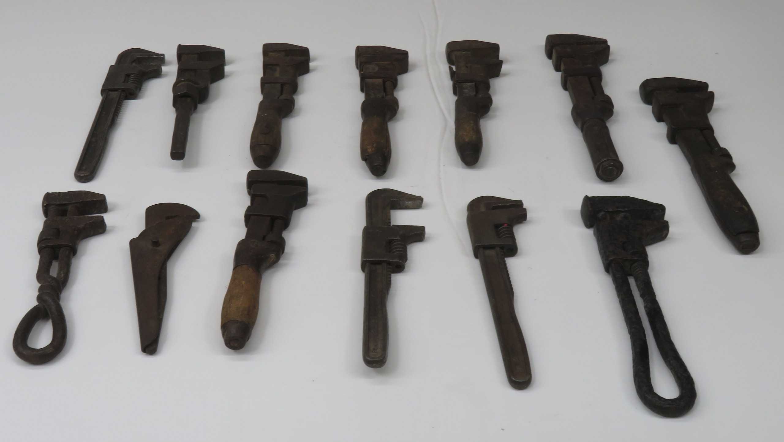 LOT OF 27 WHOLESALE LOT OF VINTAGE TOOLS - HAND TOOLS
