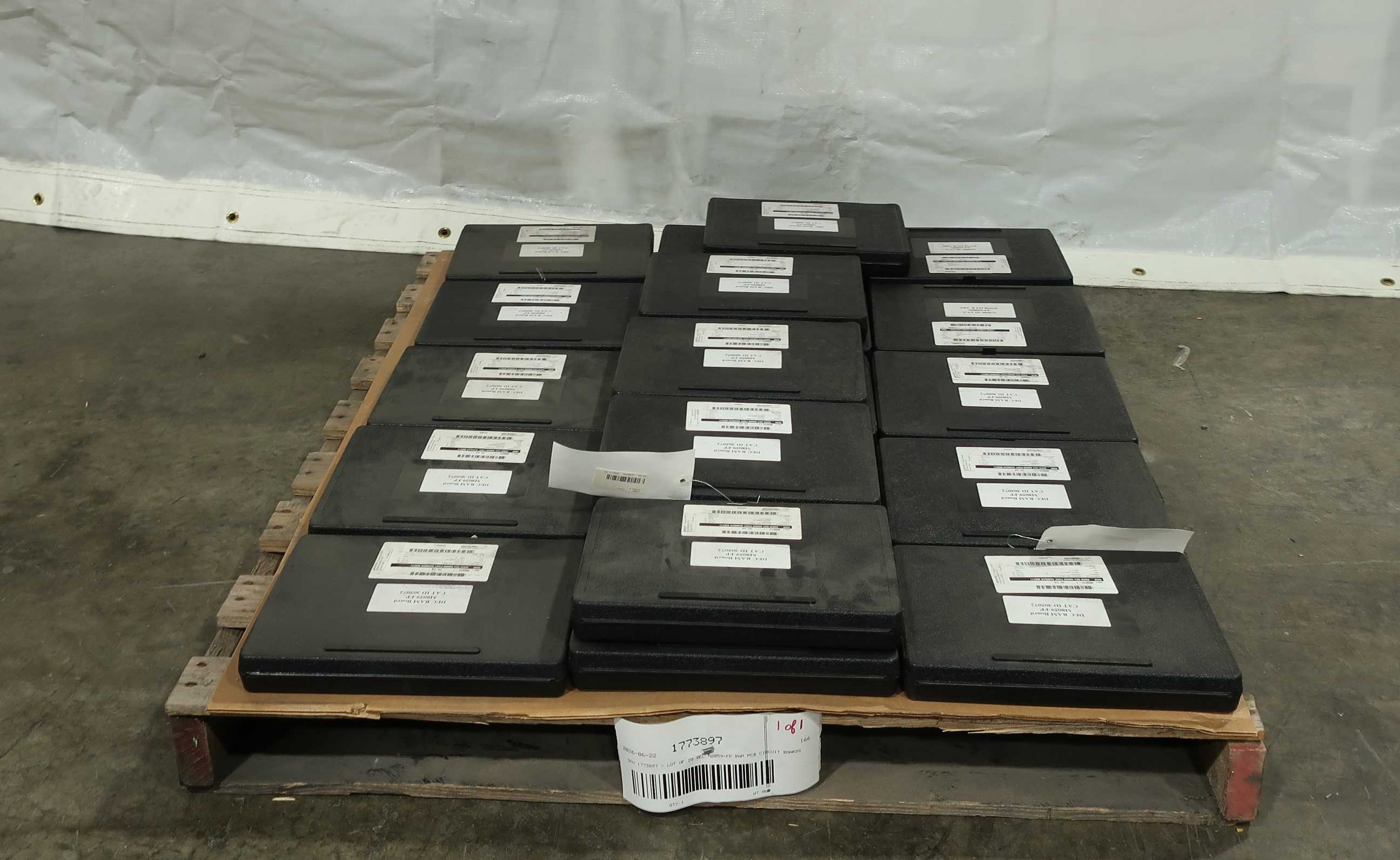 SKU 1773897 - LOT OF 20 DEC M8059-FP RAM PCB CIRCUIT BOARDS - PCB CIRCUIT BOARDS