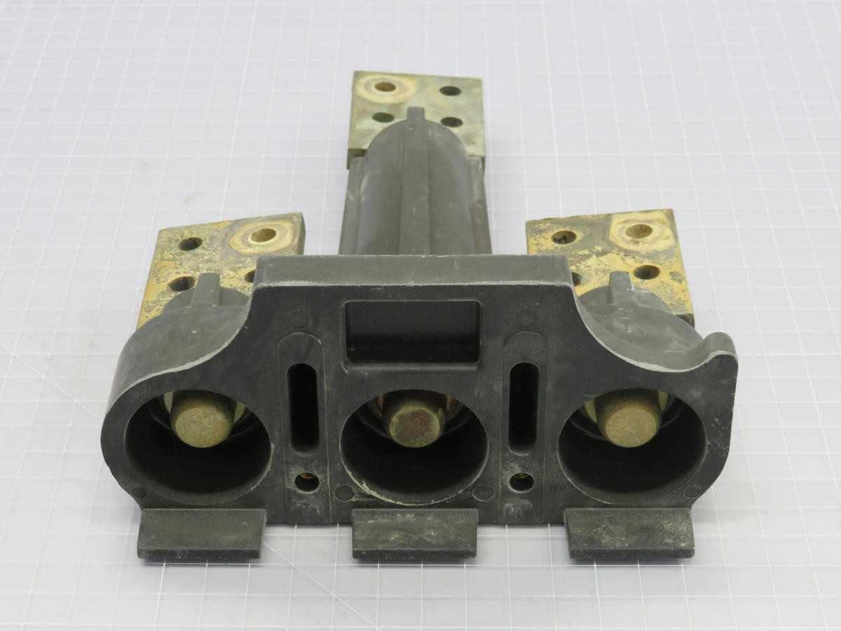 SIEMENS PC5661 I-T-E CIRCUIT BREAKER PLUG-IN MOUNTING ASSEMBLY T213091 - CIRCUIT BREAKERS
