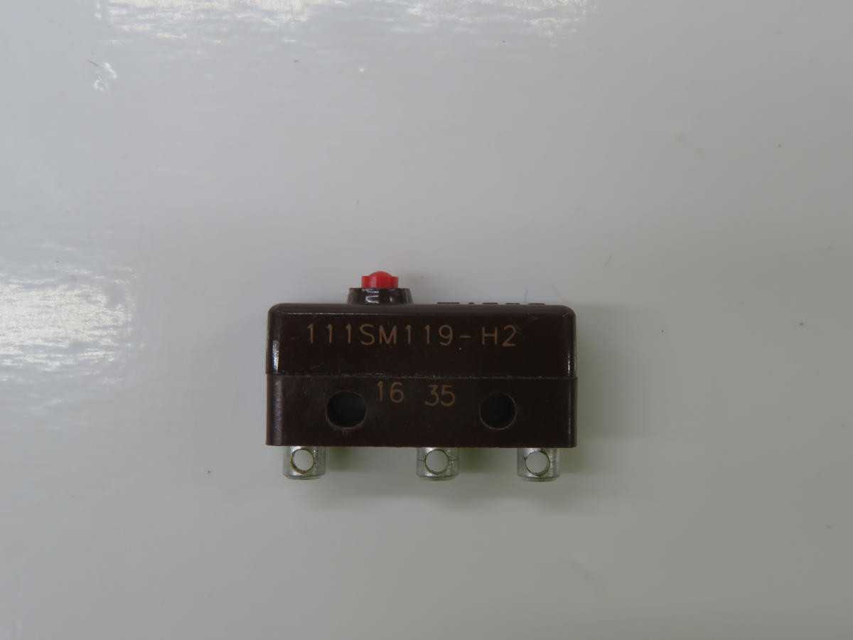 LOT OF 25 MICROSWITCH 111SM119-H2 MINIATURE SNAP ACTION SWITCH T229435 - SWITCHES