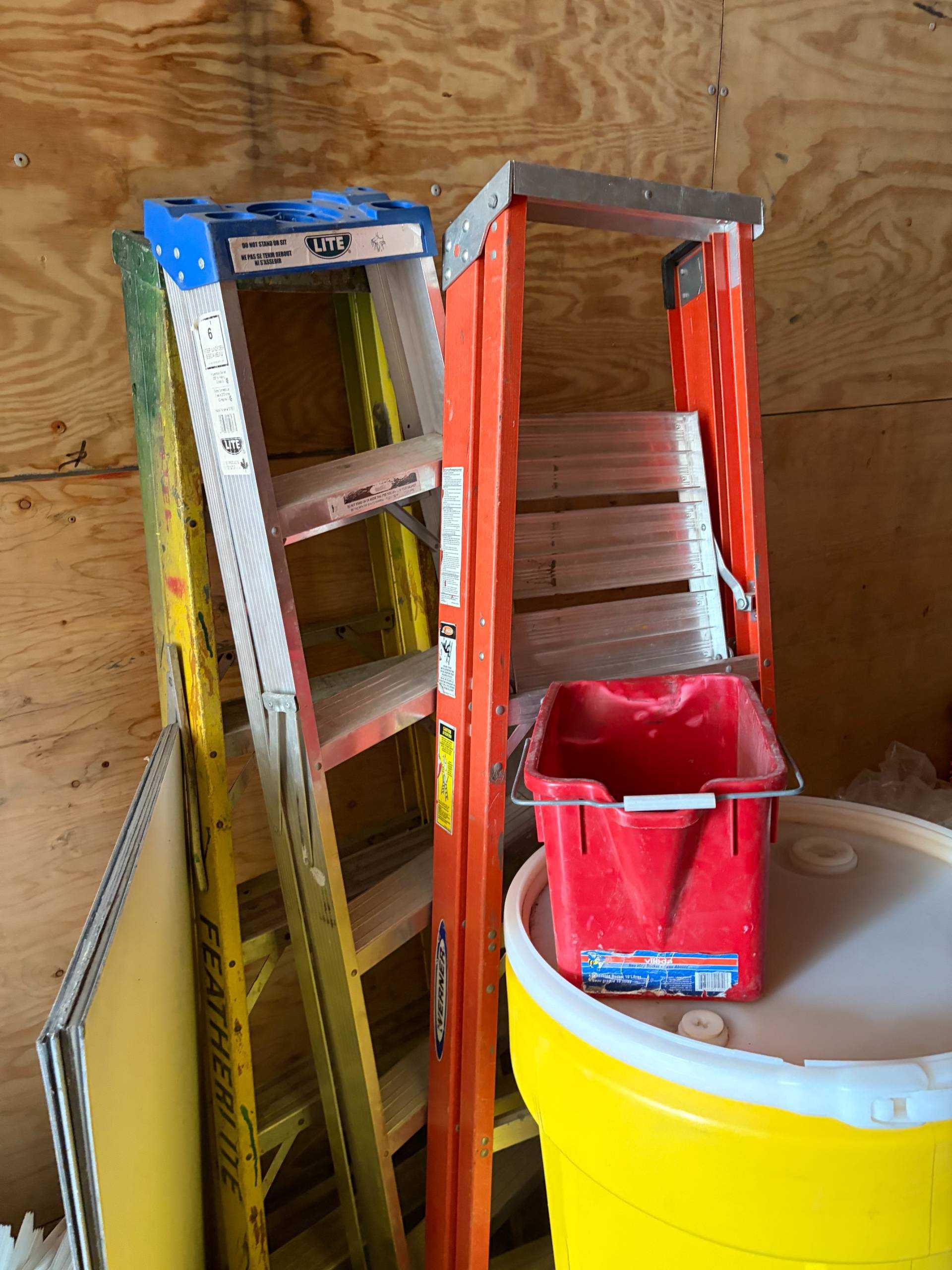 Dry Van Trailer With Aluminum Pipe, Ladders, Insulation, Tarps & Fire Extinguishers - DRY VAN TRAILER