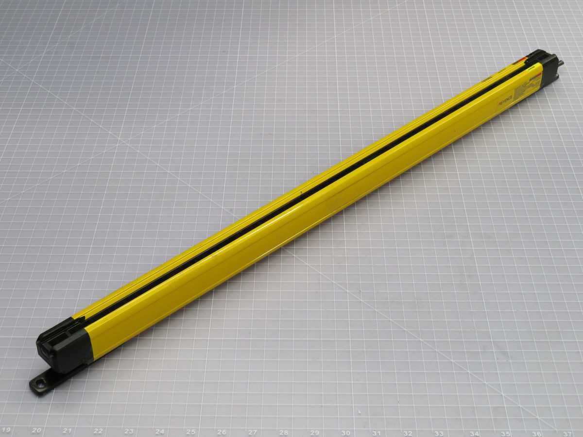 KEYENCE GL-R71F-T LIGHT CURTAIN TRANSMITTER T251833 - SENSORS