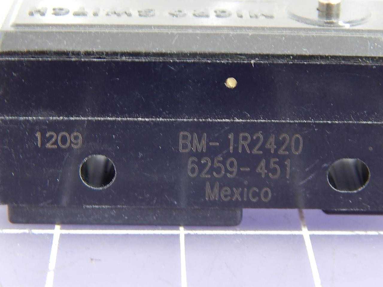 LOT OF 150 MICRO SWITCH BM-1R2420 BASIC / SNAP ACTION SWITCHES BASIC SW SPDT 22 A 250 VAC PIN PLGR A - SWITCHES