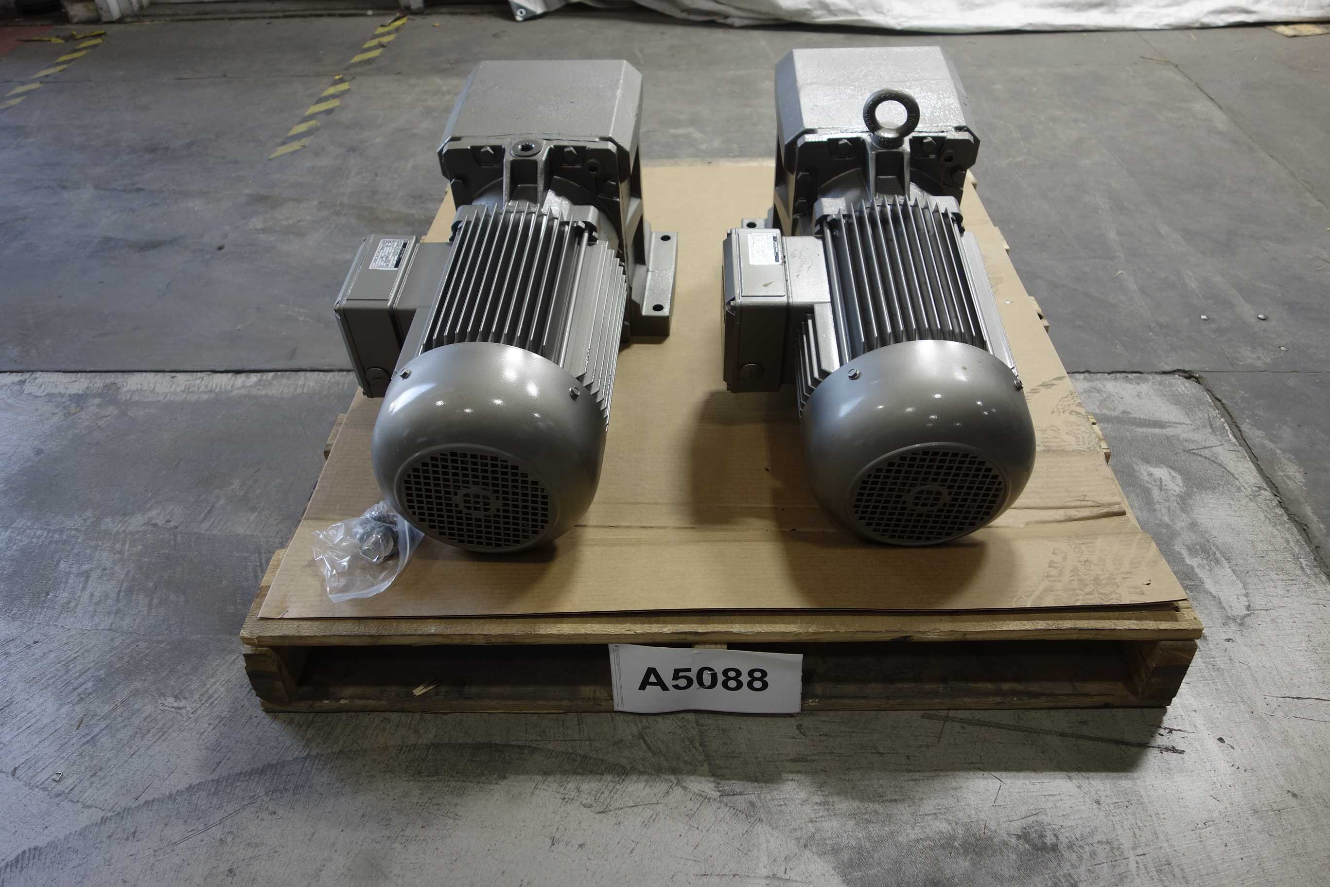 LOT OF 2 BAUER GEARMOTORS