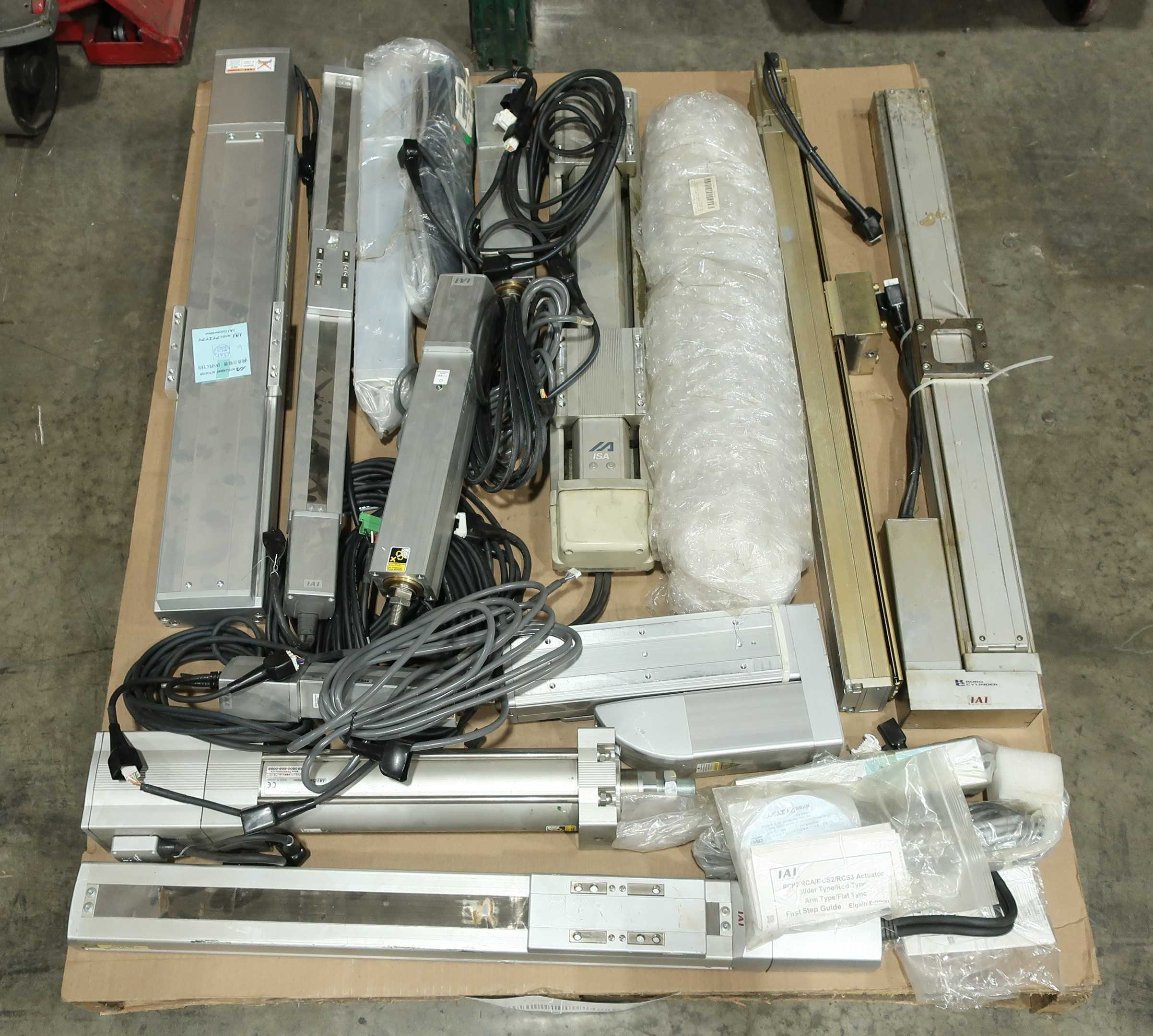 SKU 1785483 - 1 PALLET OF ASSORTED IAI LINEAR SERVO MOTORS AND ACTUATOR - LINEAR SERVO MOTORS