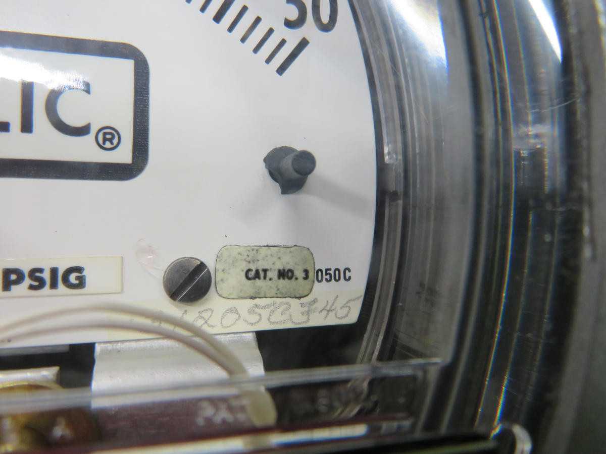 DWYER 3050C 0-50" PRESSURE SWITCH/GAGE T214219 - PRESSURE MEASUREMENT