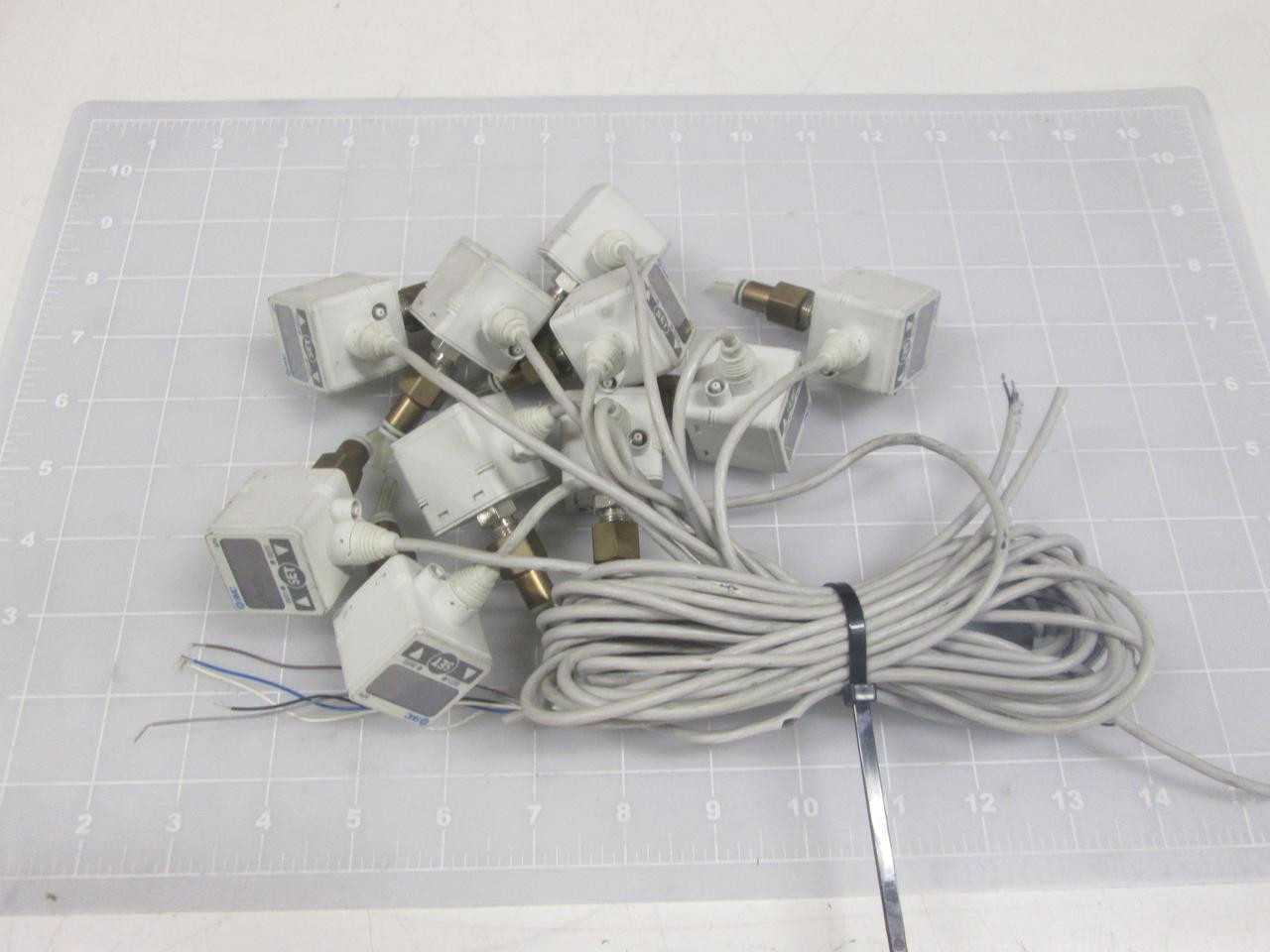 LOT OF 10 SMC  ZSE40-01-62L VACUUM SWITCH  T65126 - AUTOMATION & CONTROLS