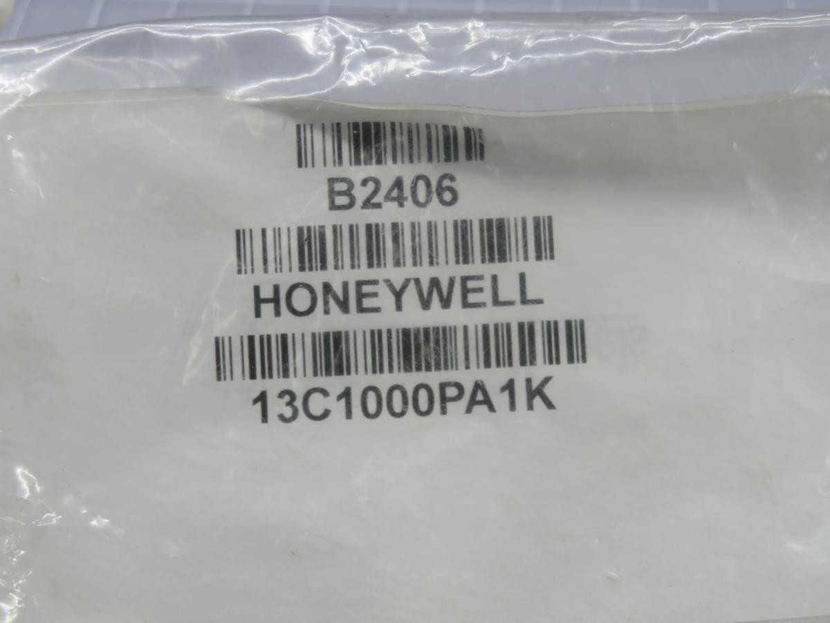 LOT OF 8 HONEYWELL 13C1000PA1K SENSOR 1000PSIA .102V T223551 - SENSORS