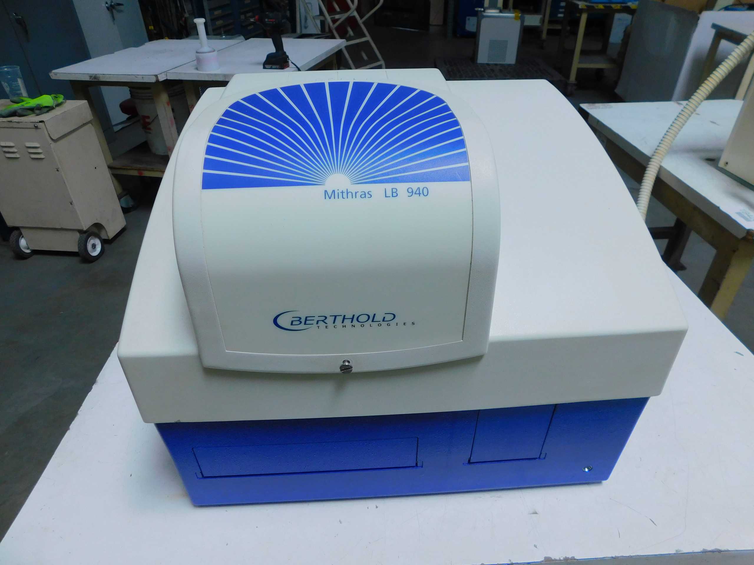 Berthold LB940 Multi-Technology Plate Reader, 120/240VAC, 1 Phase, 4 Injectors - LAB & SCIENTIFIC