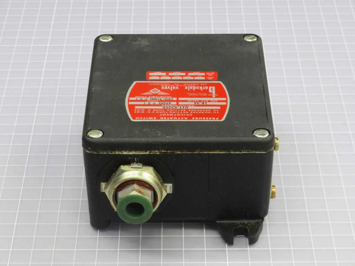 BARKSDALE B1T-A32SS BOURDON TUBE SWITCH T239580 - SWITCHES