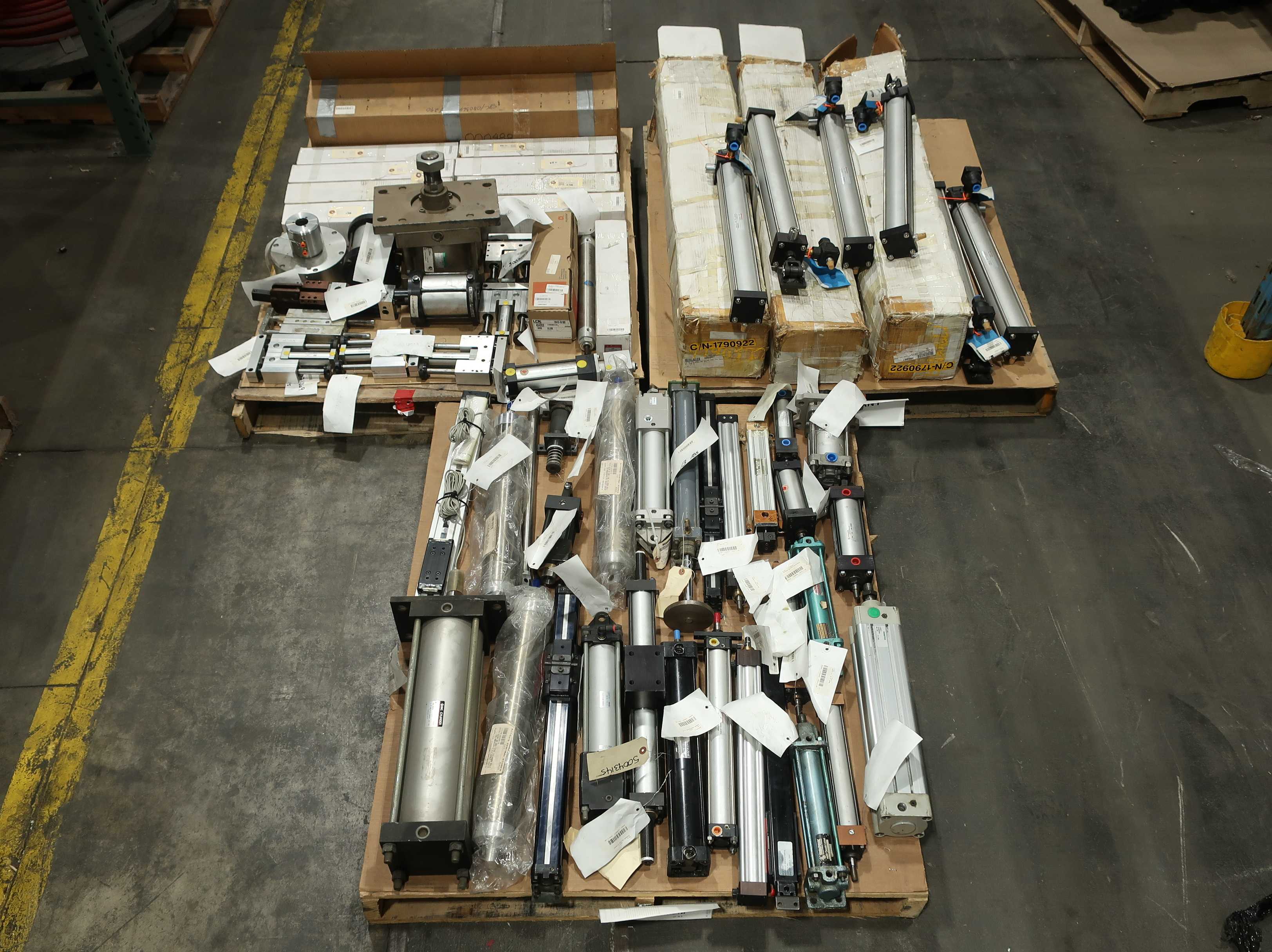 SKU 1775639 - 3 PALLETS OF ASSORTED PNEUMATIC CYLINDERS - PNEUMATIC CYLINDERS & ACTUATORS