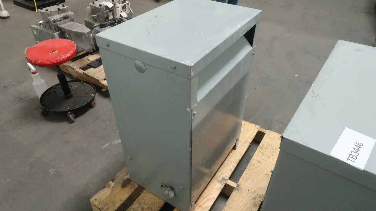WESTINGHOUSE V48M28T30K DT-3 TRANSFORMER 3 PHASE 30 KVA M2344 - DRY TRANSFORMERS