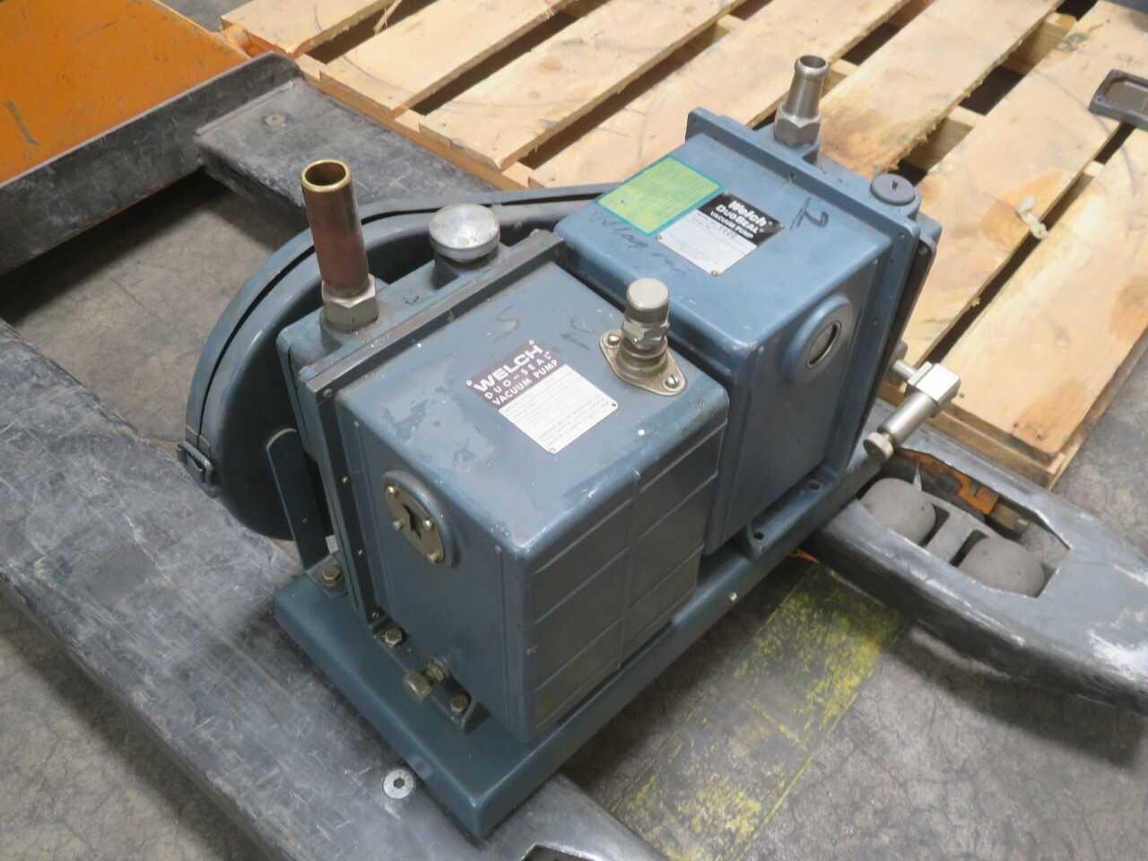WELCH 1402 DUOSEAL VACUUM PUMP T271680 - VACUUM PUMP