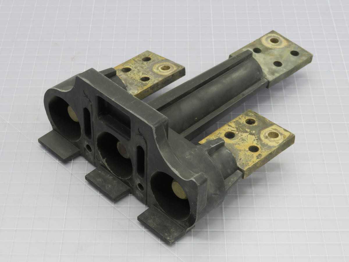 SIEMENS PC5661 I-T-E CIRCUIT BREAKER PLUG-IN MOUNTING ASSEMBLY T213091 - CIRCUIT BREAKERS