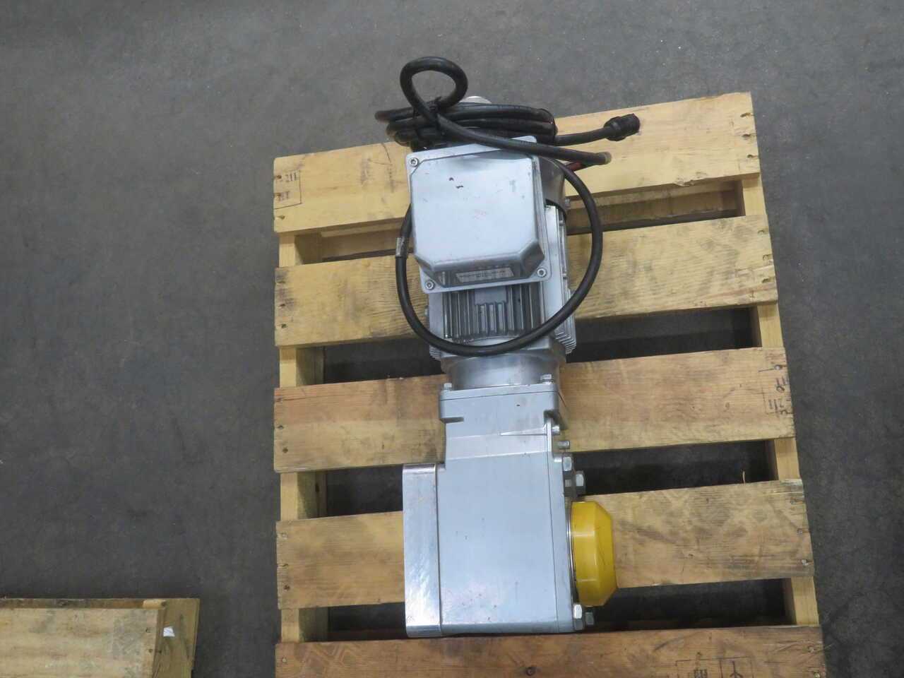 Sumitomo RNYMS1-1420A-60 Gearmotor For Reliable Industrial Performance - MOTOR & GEARBOX ASSEMBLY