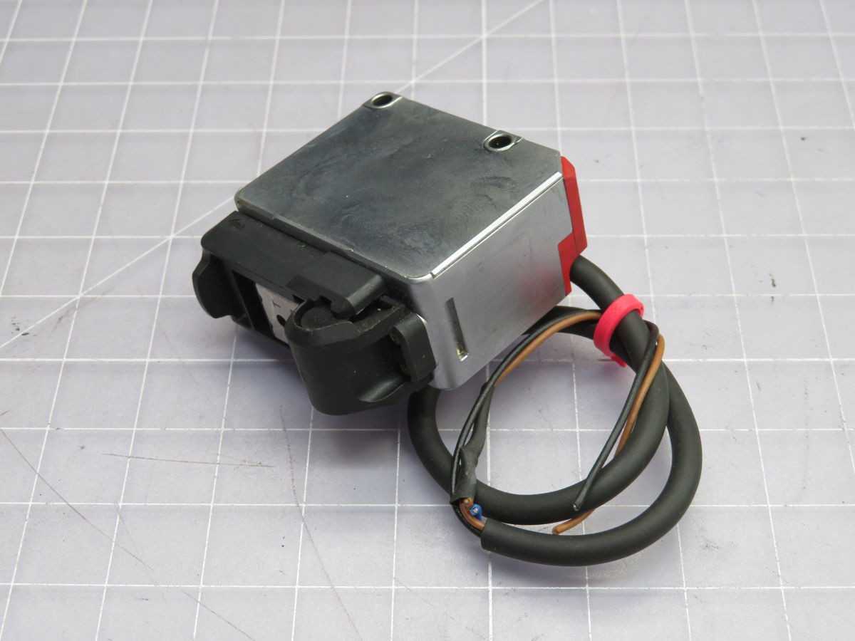 Keyence LR-WF10 Photoelectric Sensor T251532 - High Precision Detection - SENSORS