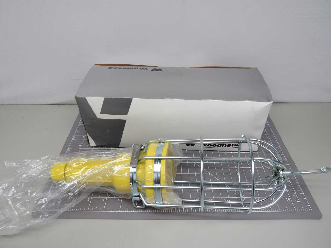 WOODHEAD 1301030035 120300 WATERTITE WET LOCATION INCANDESCENT HAND LAMP 100W WITH QUICK OPEN T16540 - LIGHTING