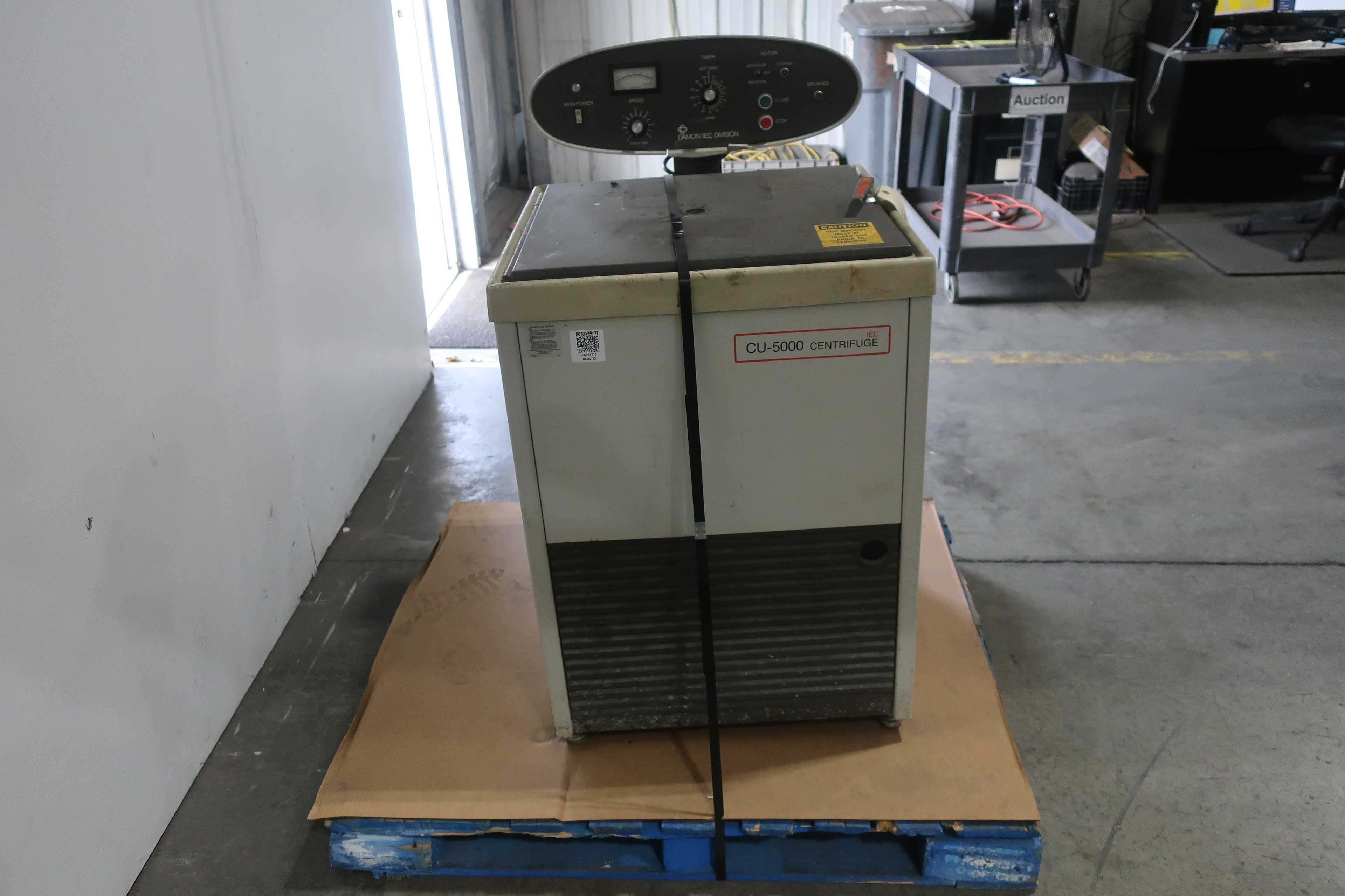 SKU 1711025 - IEC CU-5000 DAMON FLOOR CENTRIFUGE TEST EQUIPMENT - INSPECTION & MEASUREMENT